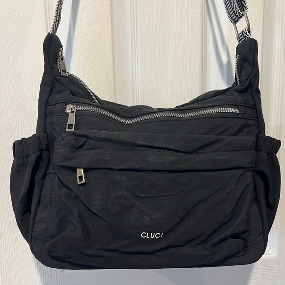 Cluci Handbags - Black Crossbody Bag with Zip Pockets